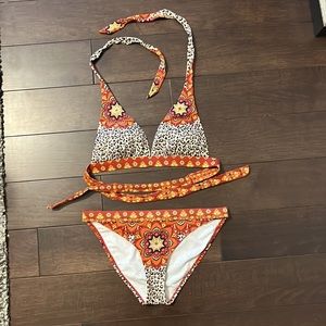 Venus triangle top bikini animal, print and Paisley